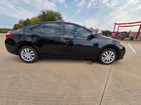 Used 2016 Toyota Corolla LE FWD image 1