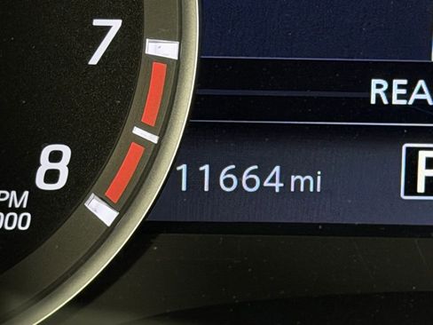 Used 2024 Nissan Frontier SV w/ SV Convenience Package image 16