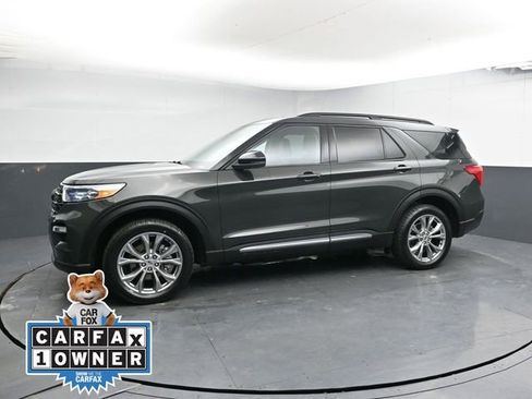 Used 2023 Ford Explorer XLT w/ Equipment Group 202A image 8
