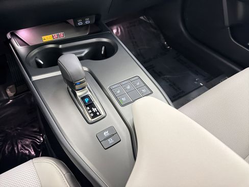 New 2026 Lexus UX 300h FWD image 17