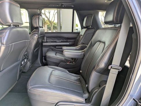Certified 2022 Ford Expedition Platinum image 19