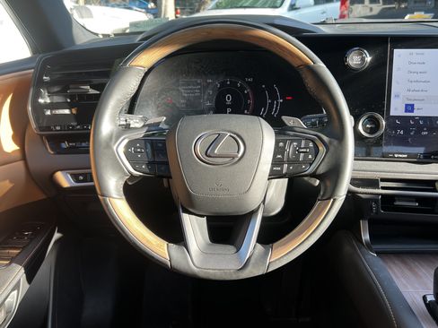 Used 2023 Lexus RX 350 Premium w/ Accessory Package AWD/4WD image 34