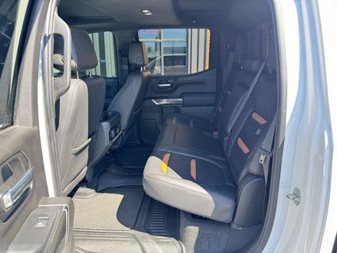 Used 2021 GMC Sierra 1500 AT4 w/ AT4 Preferred Package AWD/4WD image 23