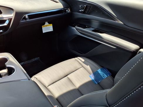 New 2026 Cadillac Lyriq V image 11