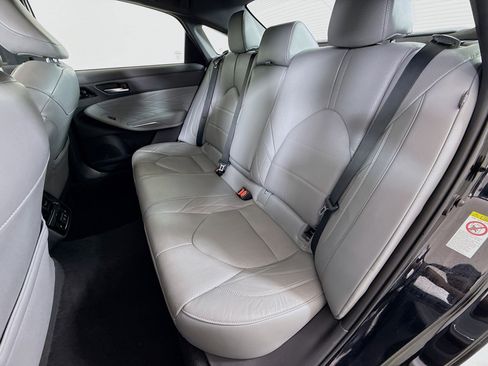 Used 2019 Toyota Avalon Limited image 23