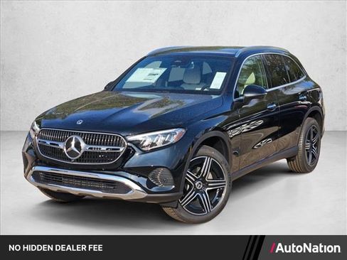 Used 2026 Mercedes-Benz GLC 300 image 1