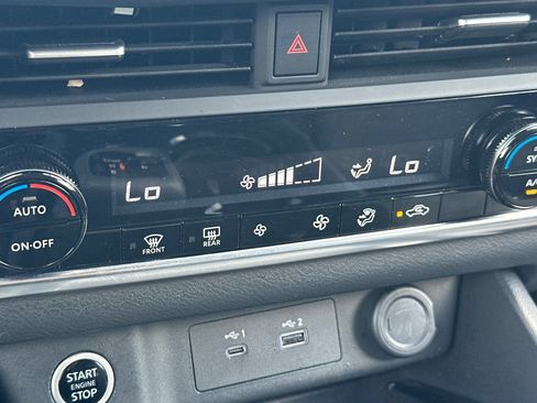 Certified 2023 Nissan Rogue SV FWD image 23