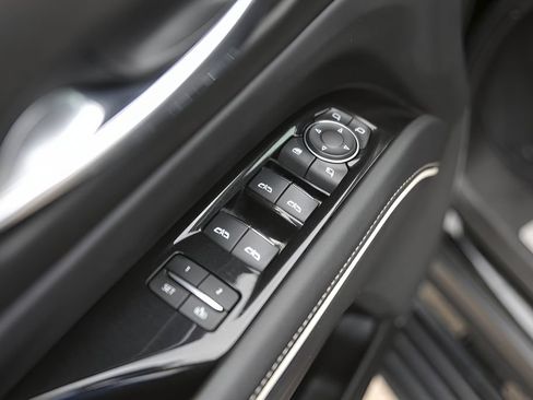 Used 2021 Cadillac Escalade ESV Sport w/ Driver Assist Tech Package AWD/4WD image 23