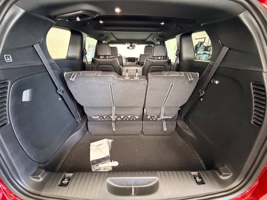 New 2027 Chrysler Pacifica Limited AWD/4WD image 8