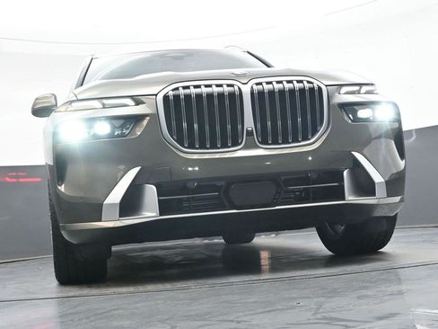 Used 2025 BMW X7 xDrive40i w/ Premium Package AWD/4WD image 44