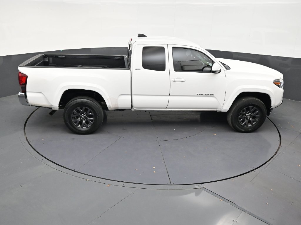 Used 2023 Toyota Tacoma SR5 w/ SR5 Appearance Package RWD image 17