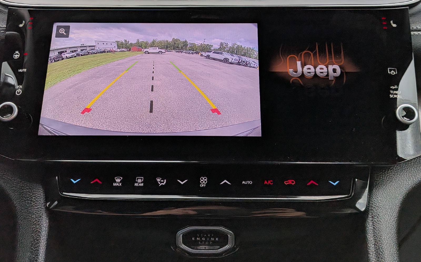 Used 2026 Jeep Grand Cherokee Limited w/ Limited Altitude Package AWD/4WD image 17
