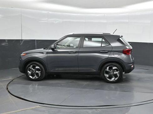 Used 2024 Hyundai Venue SEL FWD image 10