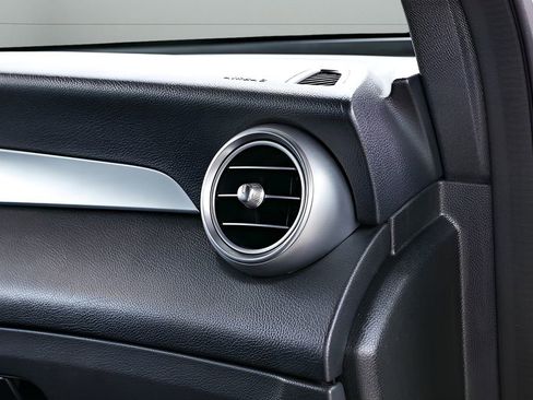 Used 2022 Mercedes-Benz GLC 300 4MATIC image 69