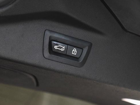 Used 2022 BMW X7 xDrive40i w/ Parking Assistance Package AWD/4WD image 41