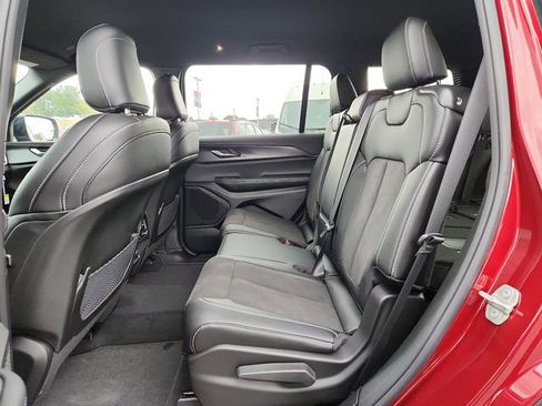 New 2023 Jeep Grand Cherokee L Laredo AWD/4WD image 5