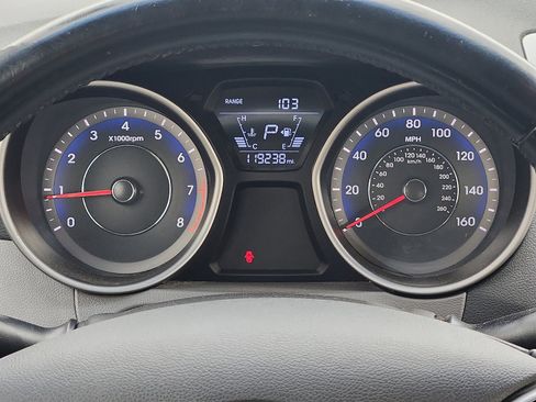 Used 2014 Hyundai Elantra w/ Option Group 2 image 14