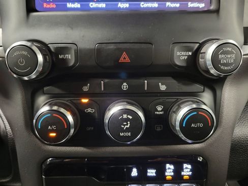 Used 2020 RAM 1500 Big Horn AWD/4WD image 18