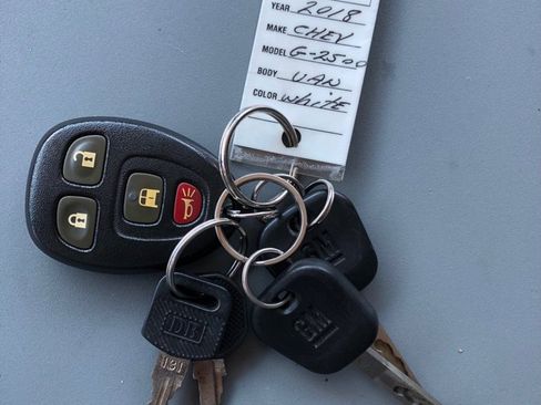 Used 2018 Chevrolet Express 2500 w/ Driver Convenience Package image 35