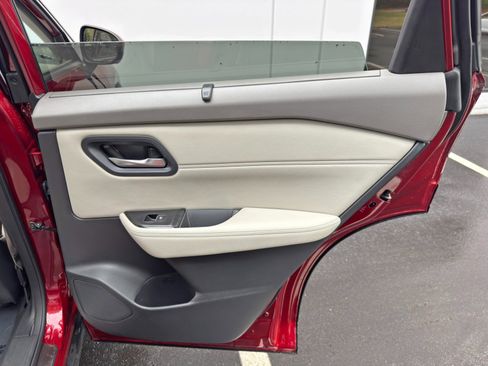 Used 2023 Nissan Rogue SL w/ SL Premium Package FWD image 43