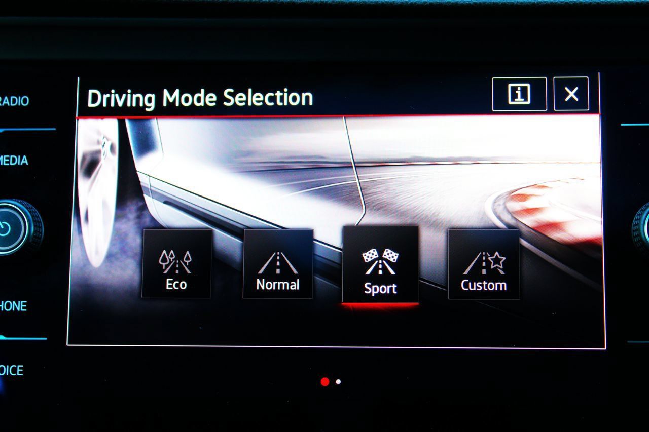 Used 2022 Volkswagen Jetta SEL FWD image 27