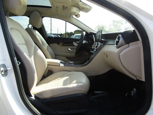 Used 2017 Mercedes-Benz C 300 4MATIC Sedan image 12