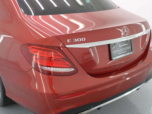 Used 2017 Mercedes-Benz E 300 image 20