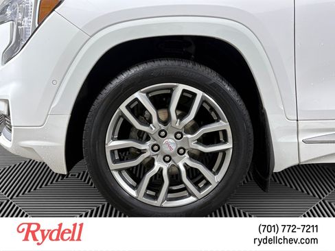 Used 2023 GMC Terrain Denali AWD/4WD image 9