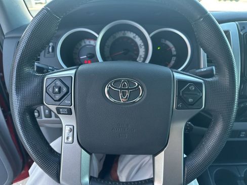 Used 2014 Toyota Tacoma 4x4 Double Cab w/ SR5 Package image 13