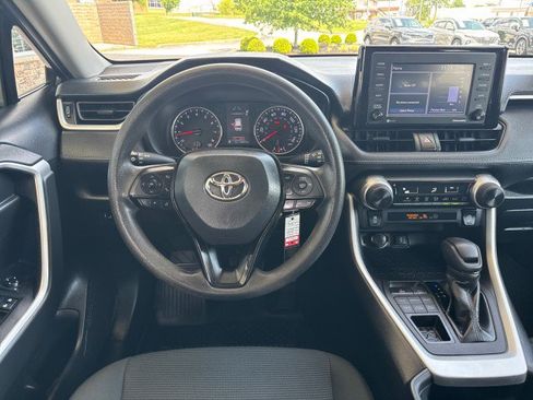 Used 2021 Toyota RAV4 LE AWD/4WD image 8