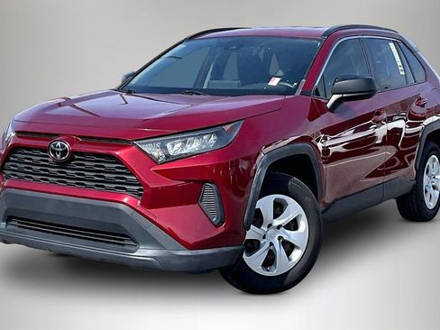 Used 2021 Toyota RAV4 LE image 1