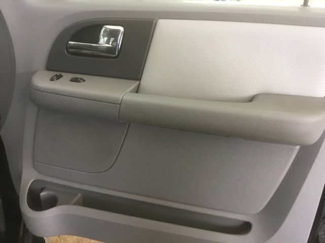 Used 2005 Ford Expedition XLT AWD/4WD image 7