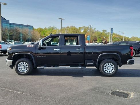 Used 2024 Chevrolet Silverado 2500 LTZ w/ LTZ Convenience Package image 3