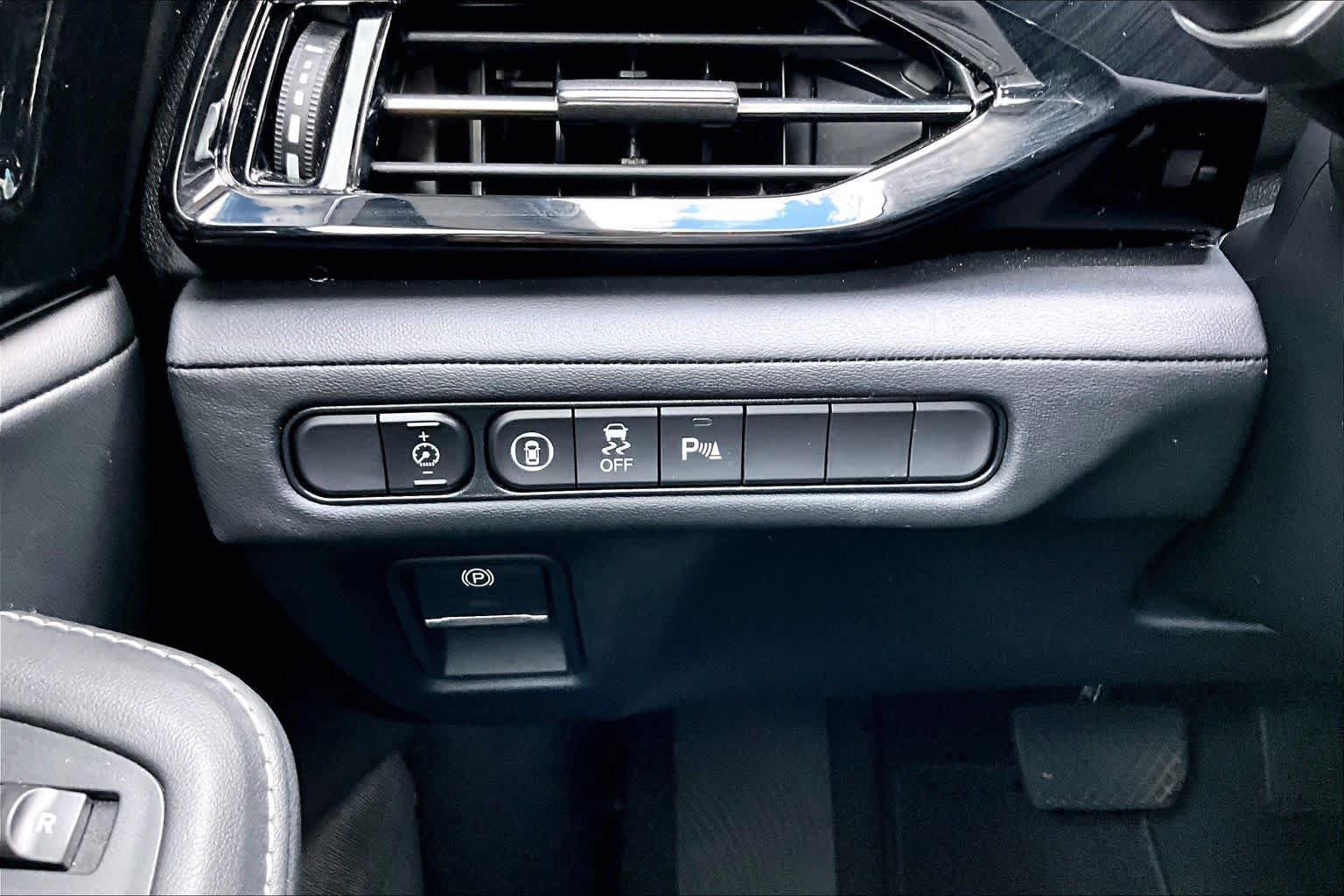 Used 2023 Acura MDX w/ Technology Package AWD/4WD image 34