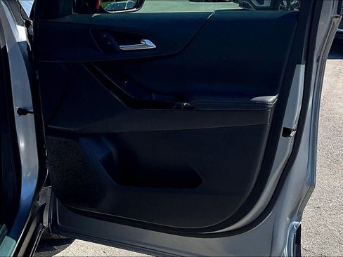Used 2025 Chevrolet Equinox LT image 24