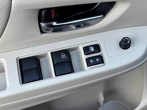 Used 2013 Subaru Crosstrek 2.0i Limited image 12