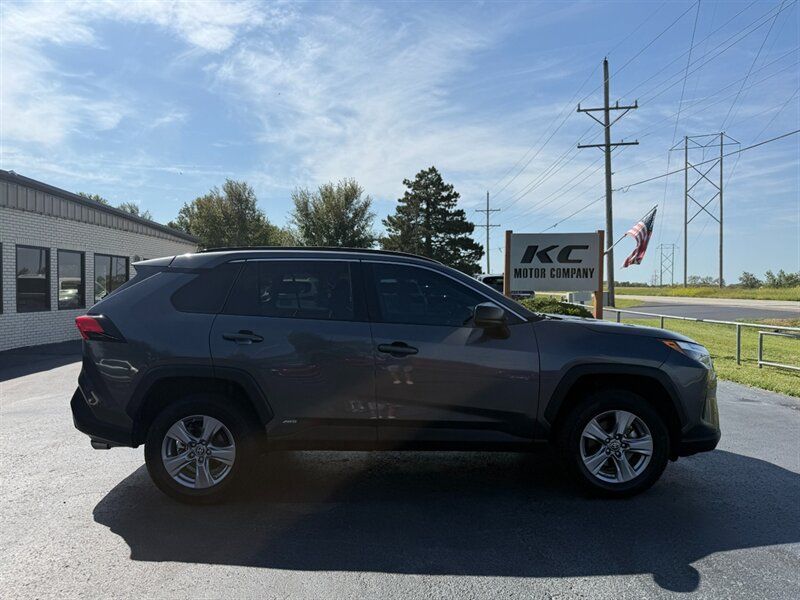 Used 2023 Toyota RAV4 LE AWD/4WD image 6