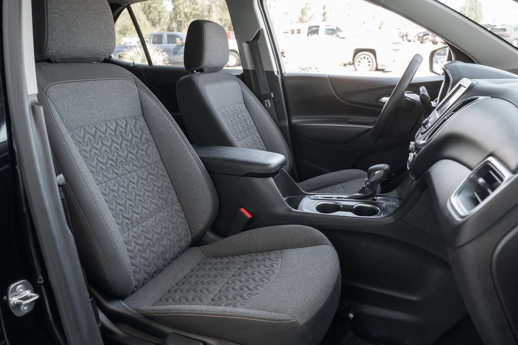 Used 2024 Chevrolet Equinox LT FWD image 40