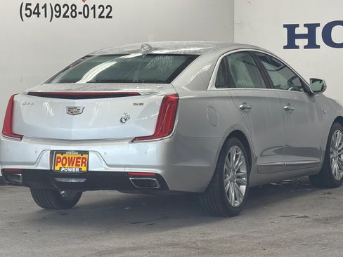Used 2018 Cadillac XTS Luxury image 3