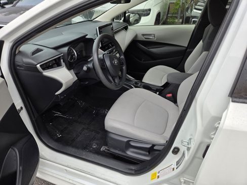 Used 2020 Toyota Corolla LE FWD image 5