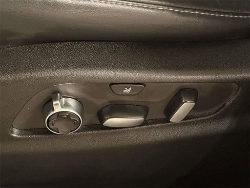 Used 2023 Cadillac XT4 Premium Luxury image 14