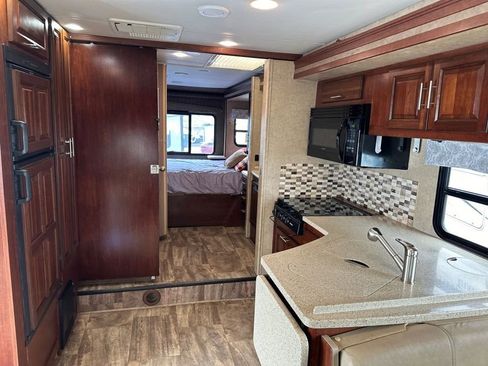 Used 2016 Ford E-450 and Econoline 450 Super Duty w/ Motorhome Prep Package image 15