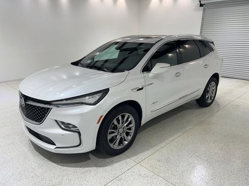 Used 2024 Buick Enclave Avenir w/ Avenir Technology Package image 8