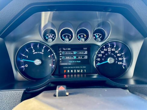 Used 2011 Ford F250 Lariat w/ Lariat Interior Pkg image 18