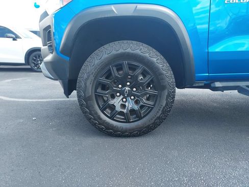 Used 2024 Chevrolet Colorado Trail Boss w/ Technology Package AWD/4WD image 10