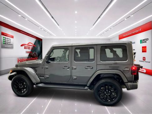 Used 2021 Jeep Wrangler Unlimited Sahara AWD/4WD image 5