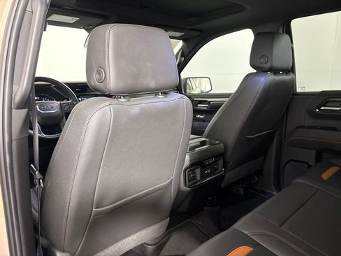 Used 2023 GMC Sierra 1500 AT4 w/ Technology Package AWD/4WD image 32