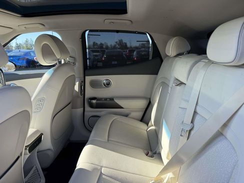 Used 2023 Genesis GV60 Advanced image 15