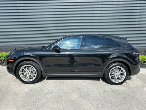 Used 2024 Porsche Cayenne image 2
