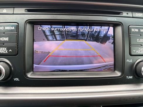 Used 2017 Kia Optima LX image 17